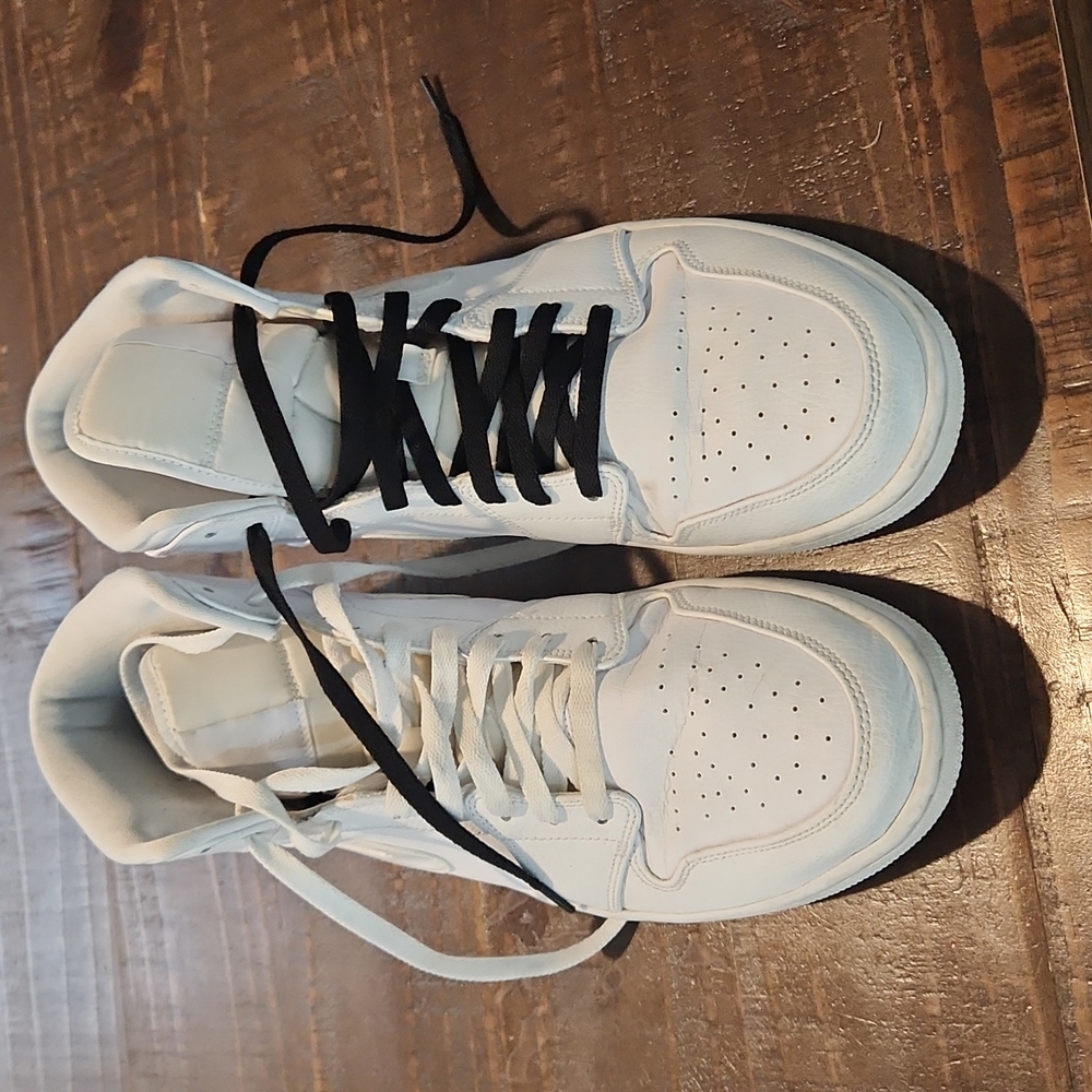 Jordan 1 mid sz 13
